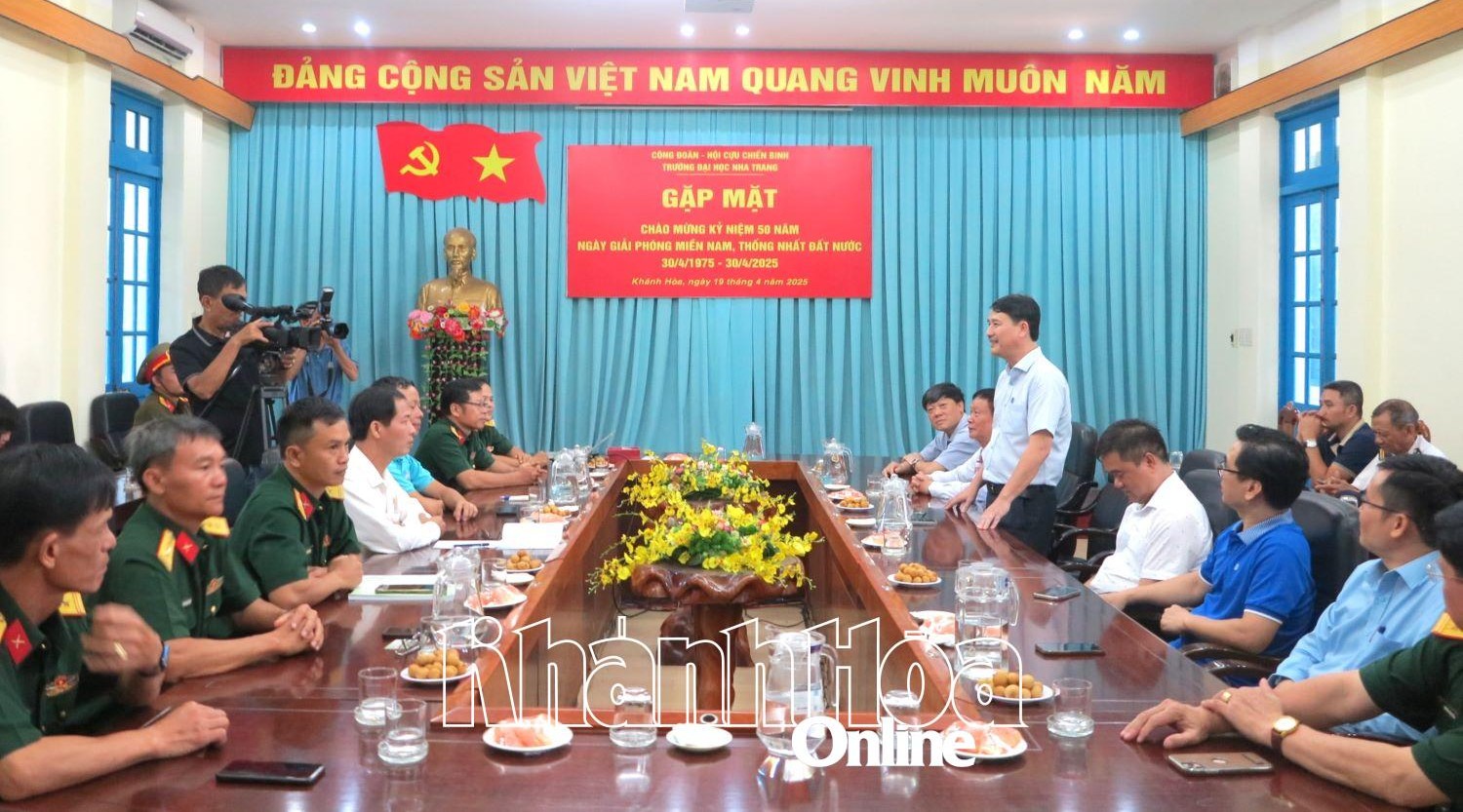 Quang cảnh buổi tọa đàm.